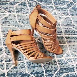 Madden girl sz 7 strappy heels